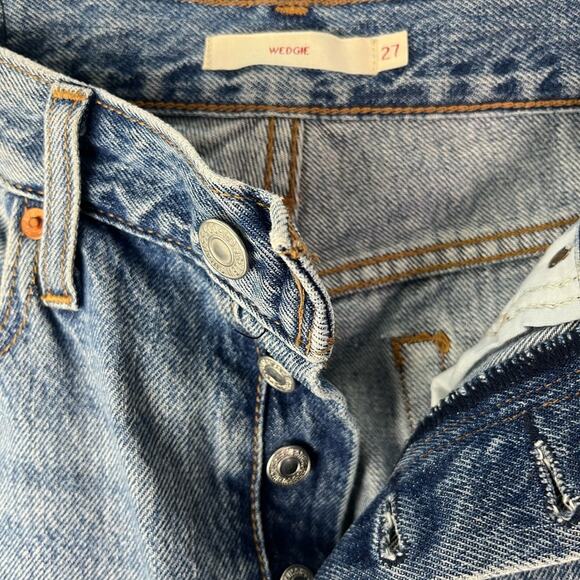 Levi's Women's Wedgie Straight Leg Medium Wash Jeans - Picture 4 of 11